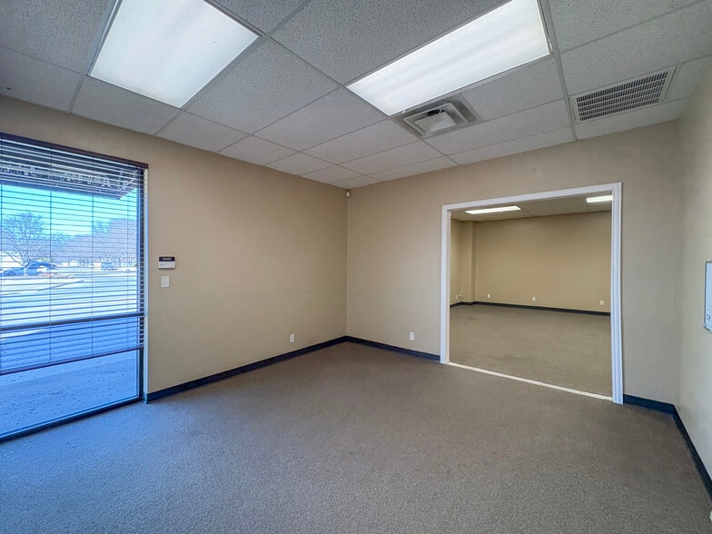 More Photos Of 8240 E 111th St, Bixby Light Distribution For Lease