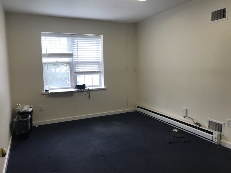More Photos Of 40 Darby Rd, Paoli Medical For Lease