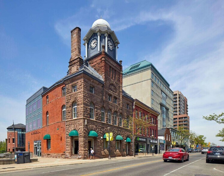 More Photos Of 8 Queen St E, Brampton Storefront Retail Office For Lease