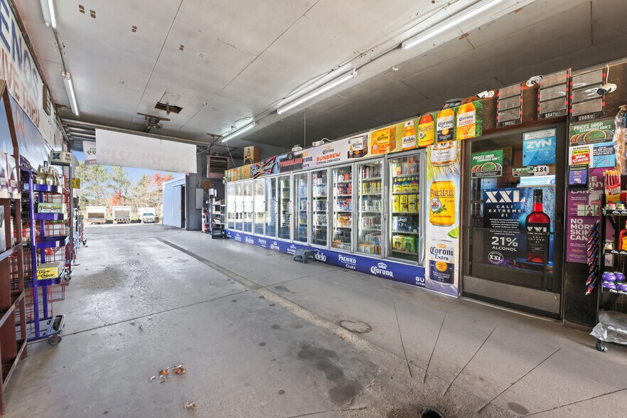 More Photos Of 2024 Locust St, Canal Fulton Freestanding For Sale