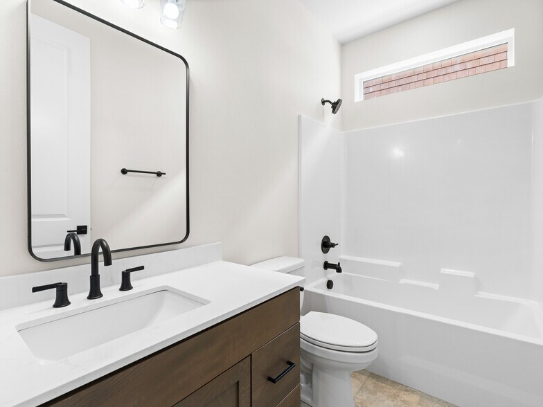 More Photos Of 331 SE Jetty Ave, Lincoln City Apartments For Sale