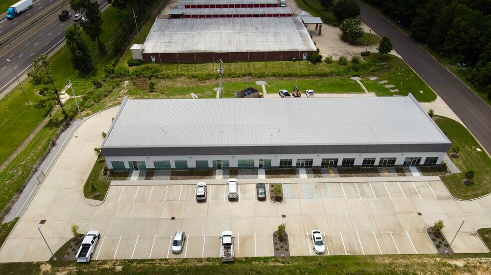 More Photos Of 185 Country Place Pky, Pearl Flex For Lease