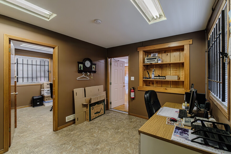 More Photos Of 316 Queensway W, Simcoe Storefront Retail Office For Sale