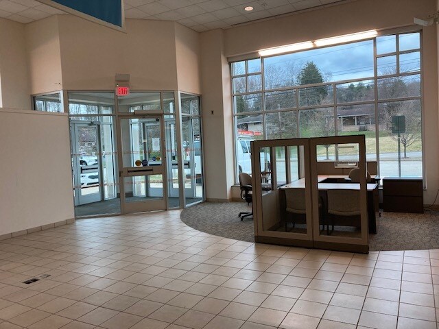 More Photos Of 1066 Harrison City Export Rd, Jeannette Bank For Sale