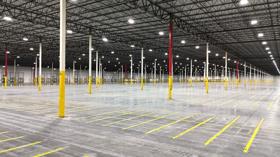 More Photos Of 5001 Greenwood Rd, Shreveport Distribution For Lease