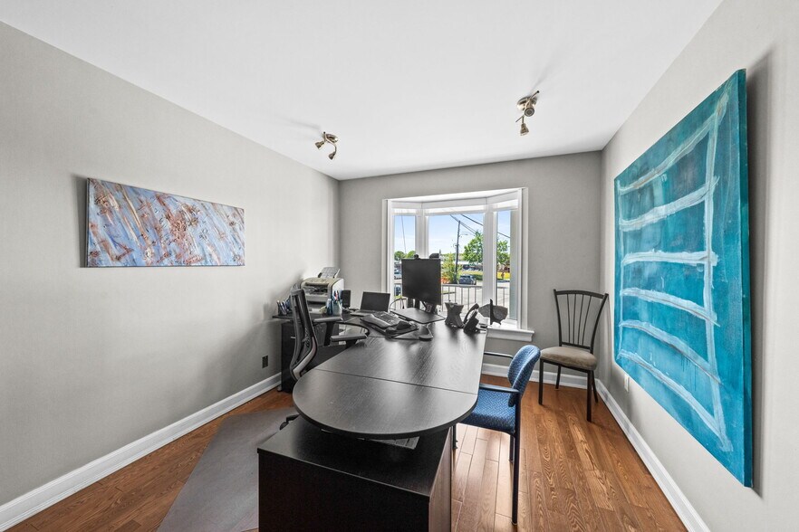 More Photos Of 5550 Manotick Main St, Ottawa Office Residential For Sale