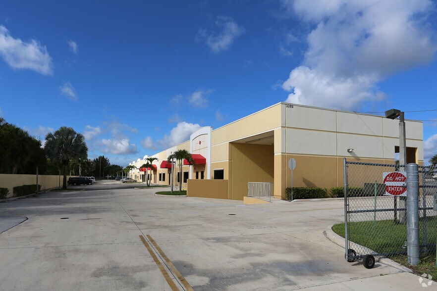 More Photos Of 3395 Lake Worth Rd, Lake Worth Flex For Lease