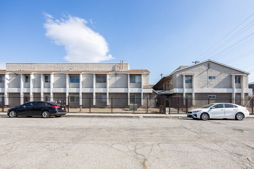 More Photos Of 1319 N Acacia Ave, San Bernardino Apartments For Sale