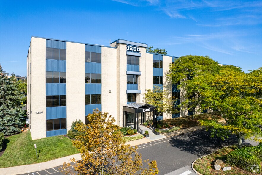 Primary Photo Of 1300 Virginia Dr, Fort Washington Office For Lease