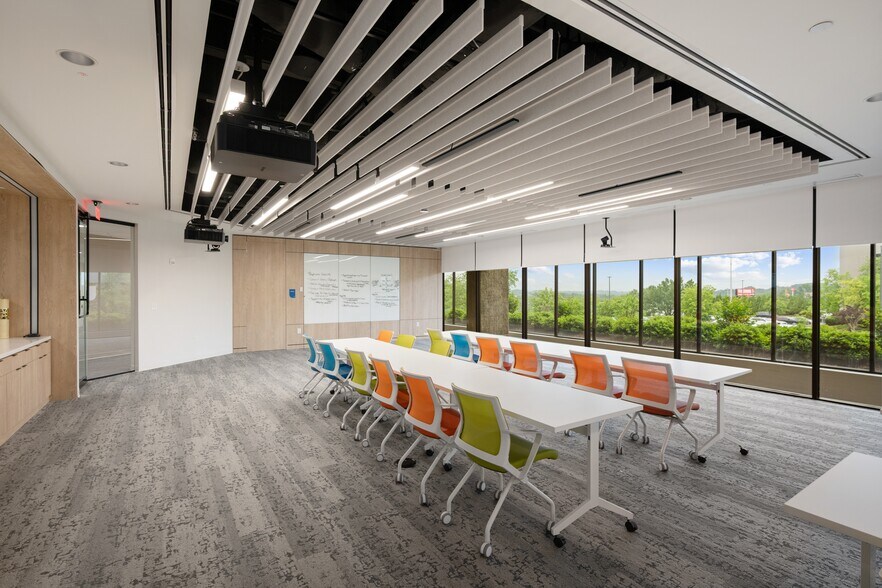 More Photos Of 3340 Perimeter Hill Dr, Nashville Office For Lease