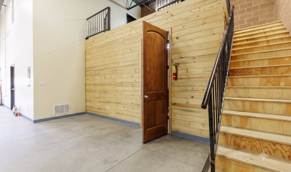 More Photos Of 195 W 500 N, La Verkin Warehouse For Sale