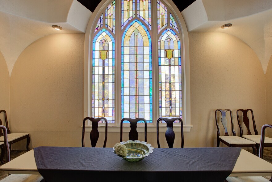 More Photos Of 809 Main Roseburg, Roseburg Lodge Meeting Hall For Sale