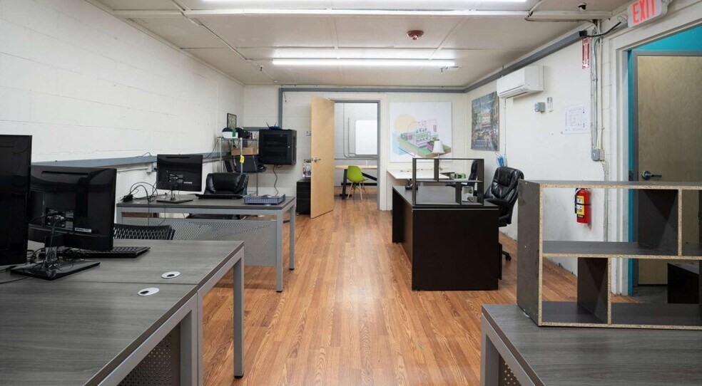 More Photos Of 725 Main St, Millis-Clicquot Distribution For Lease