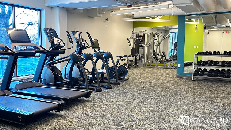 More Photos Of 1200 N Mayfair Rd, Wauwatosa Office For Lease