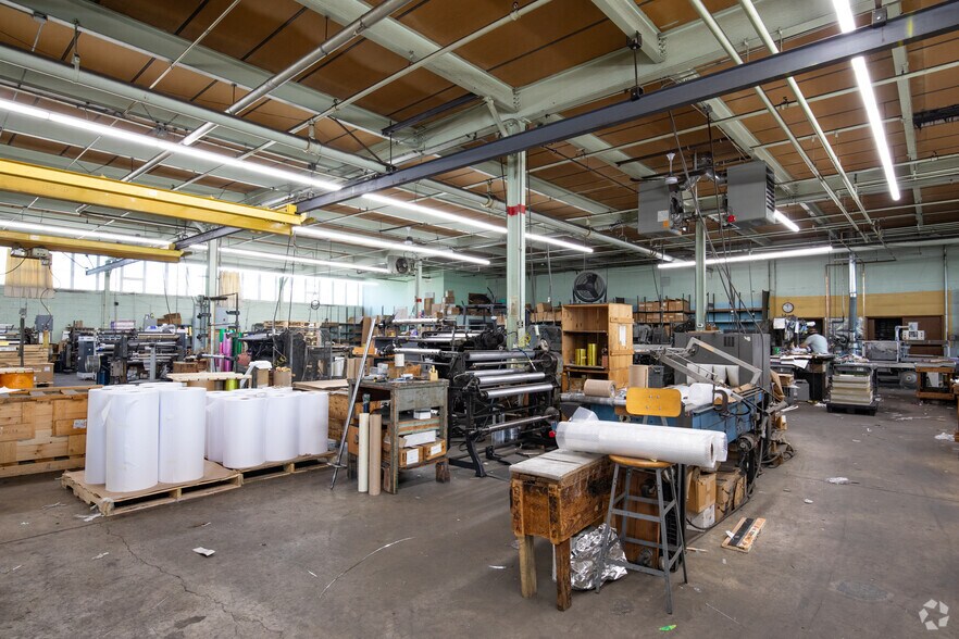 More Photos Of 135 Oser Ave, Hauppauge Warehouse For Lease