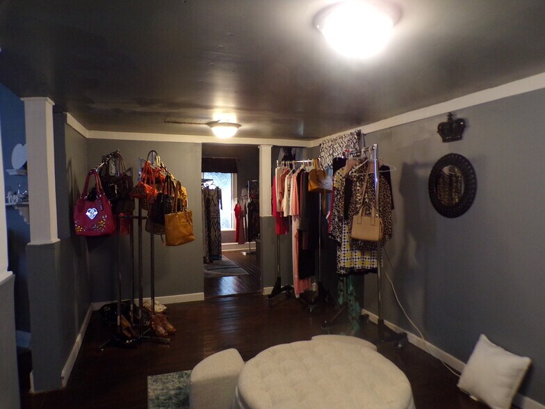 More Photos Of 450 S Oak St, Jackson Storefront Retail Office For Sale