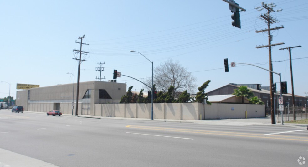 More Photos Of 621 W Rosecrans Ave, Gardena Warehouse For Lease