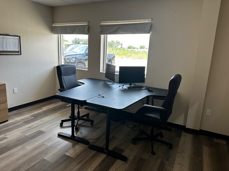 More Photos Of 120 Old Agnes Rd, Weatherford Flex For Lease