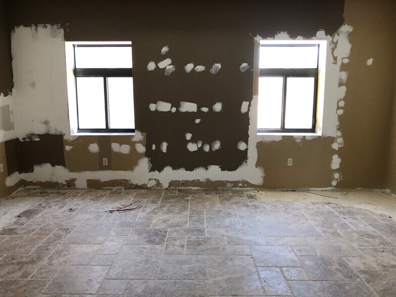 More Photos Of 55-59 Union Ave, Sudbury Flex For Lease