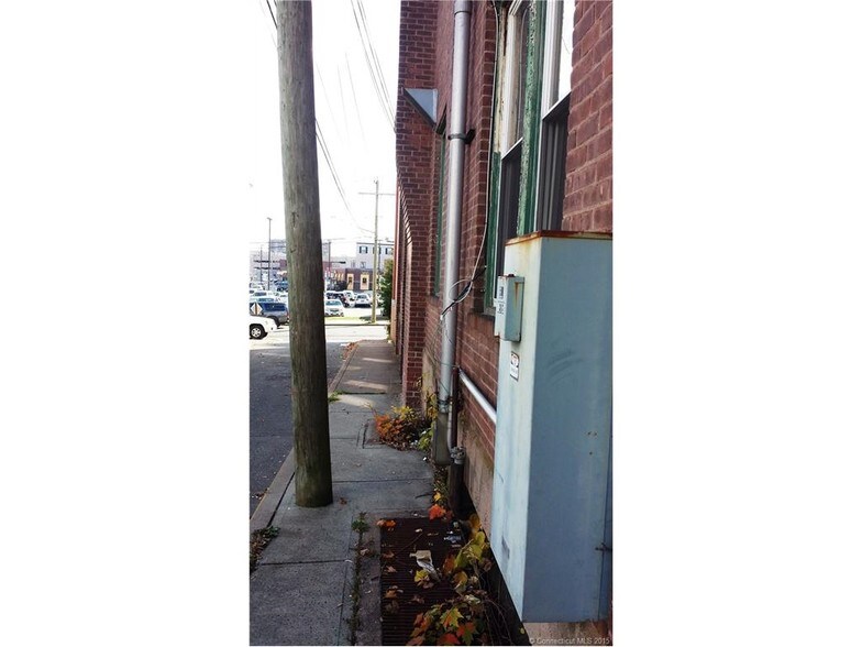 More Photos Of 54 Washington St, Middletown Office For Sale