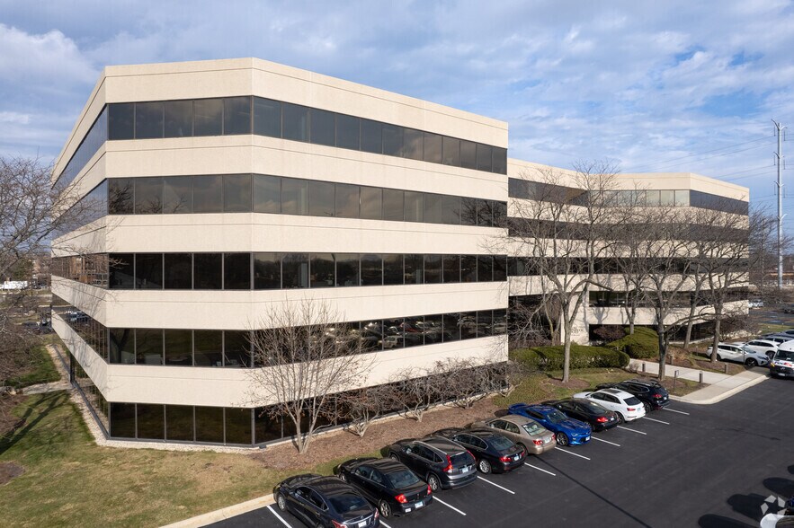 More Photos Of 5 Revere Dr, Northbrook Office For Lease
