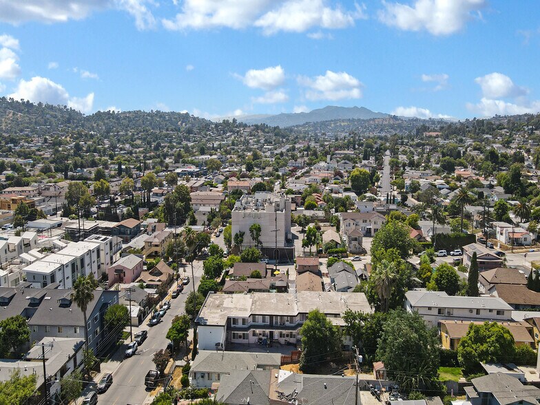 More Photos Of 5623 Meridian St, Los Angeles Apartments For Sale