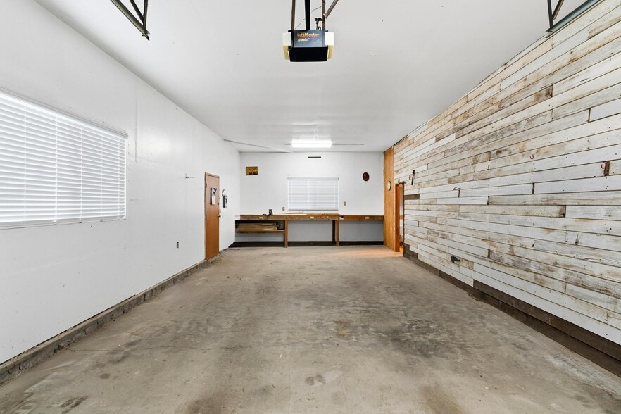 More Photos Of 143 Oregon #B st, Ripon Flex For Lease