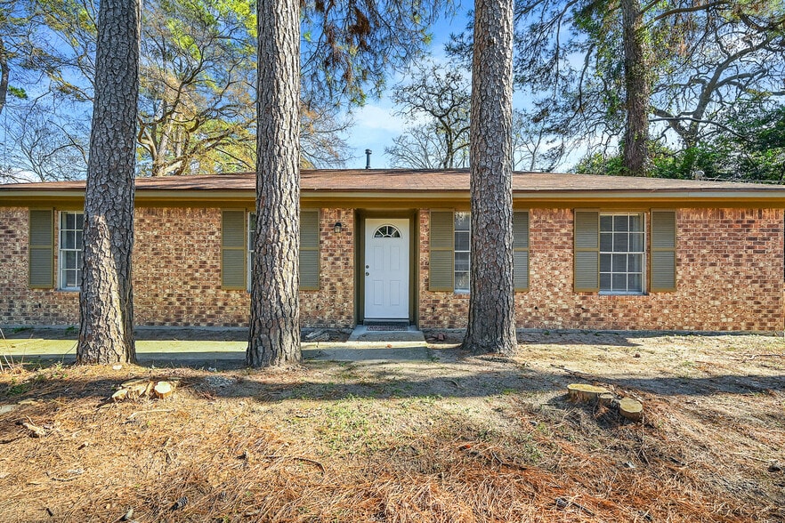 More Photos Of 29806 Lazy Ln, Spring Office Residential For Lease