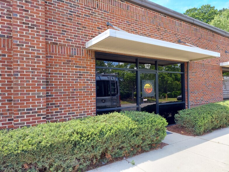 More Photos Of 500 New Hope Rd, Raleigh Light Distribution For Lease