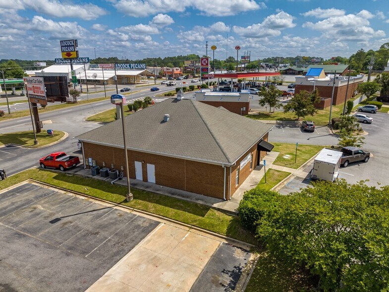 More Photos Of 806 US-82, Tifton Office For Sale