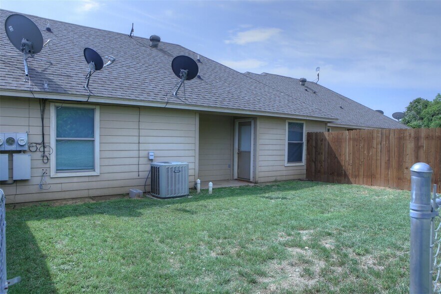 More Photos Of 141 Lindas Creek Ln, Weatherford Multifamily For Sale