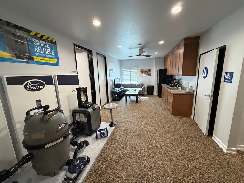 More Photos Of 5802 E Princeton Ave, Fresno Warehouse For Lease