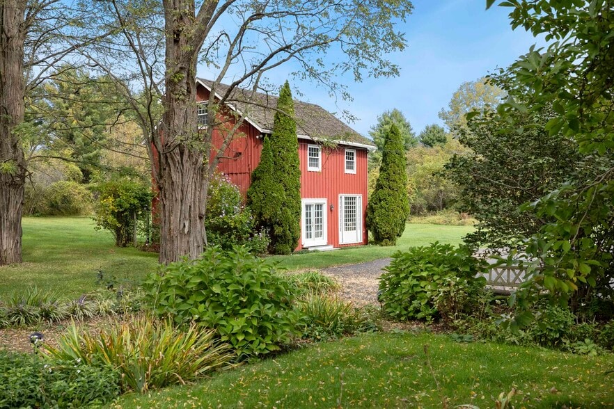 More Photos Of 4494-4496 Route 209, Stone Ridge Hospitality For Sale