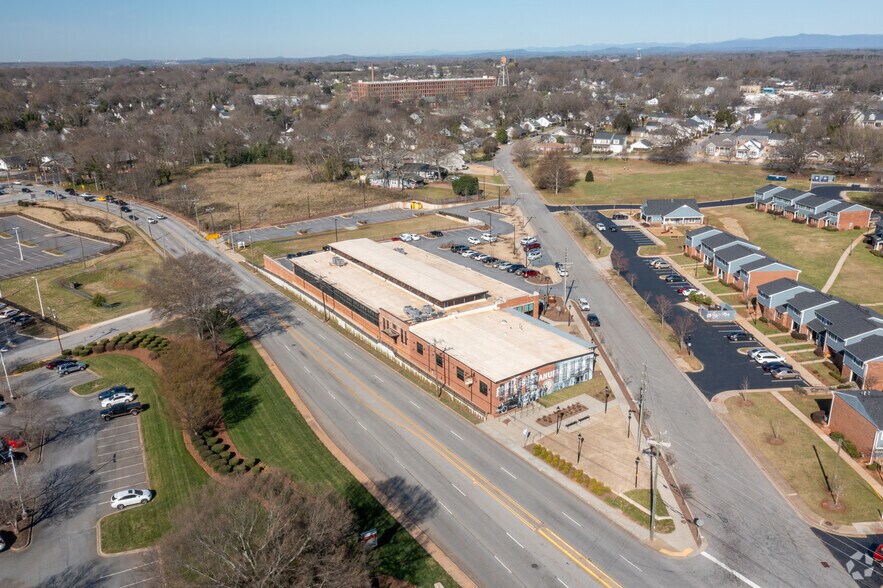 More Photos Of 141 Traction St, Greenville Office For Sale