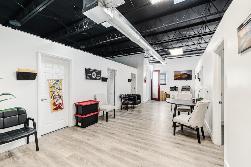 More Photos Of 4980 E 10th Ct, Hialeah Warehouse For Sale