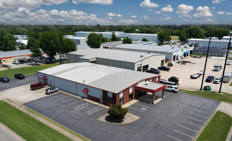 Primary Photo Of 3906 W Kelley Ave, Springdale Office For Lease