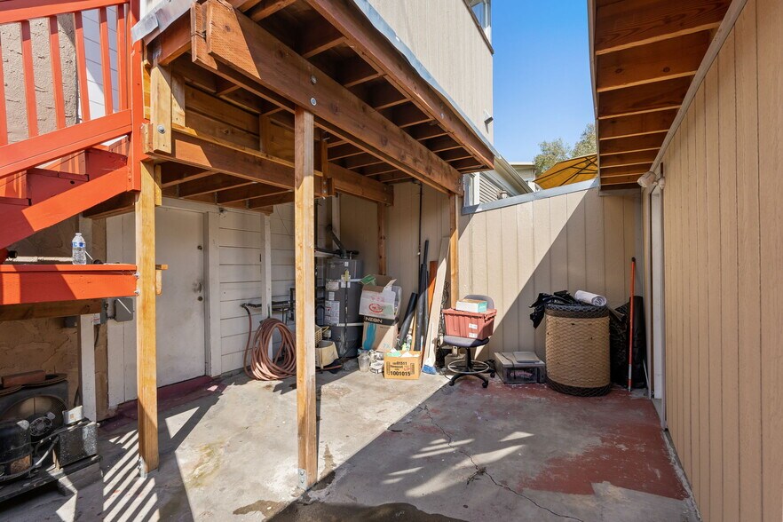 More Photos Of 1049 55th St, Emeryville Storefront Retail Residential For Sale