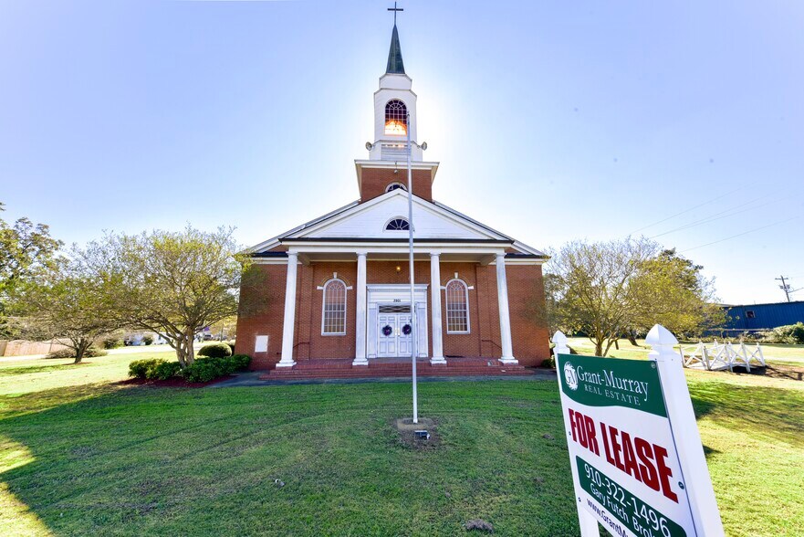 More Photos Of 3901 Raeford Rd, Fayetteville Religious Facility For Lease