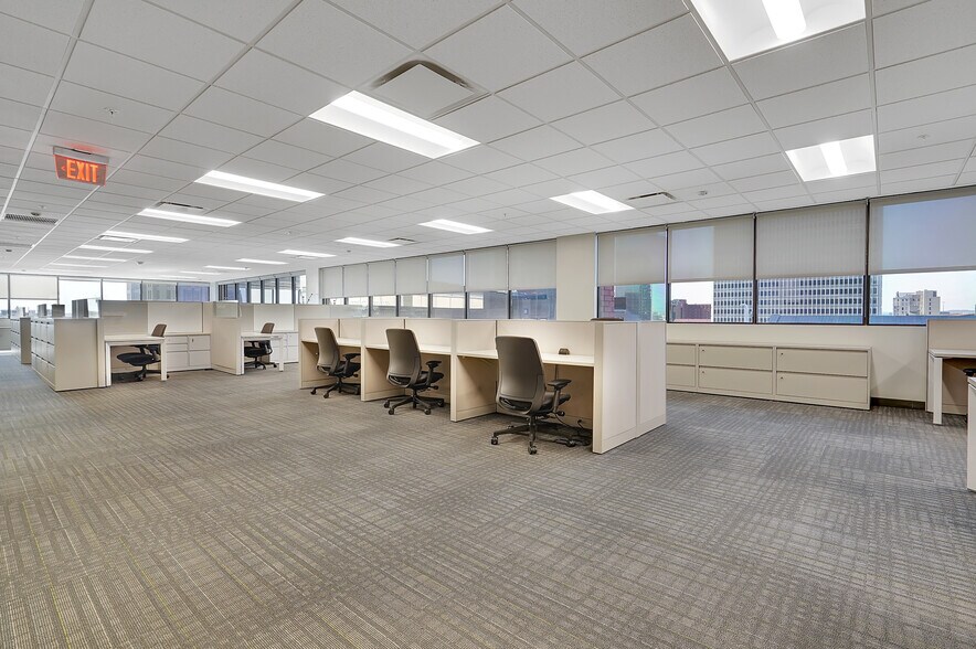 More Photos Of 515 W Market St, Louisville Office For Lease