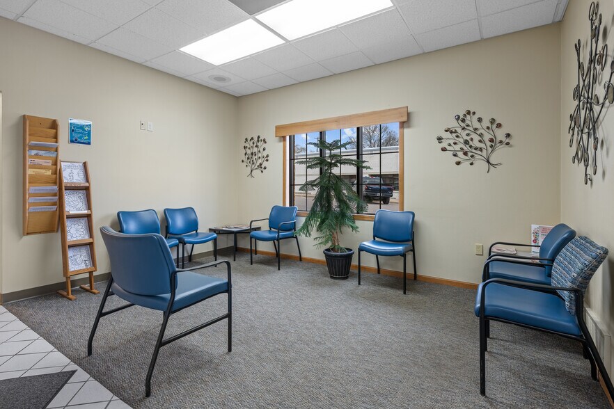 More Photos Of 845 Water Ave, Hillsboro Office For Sale