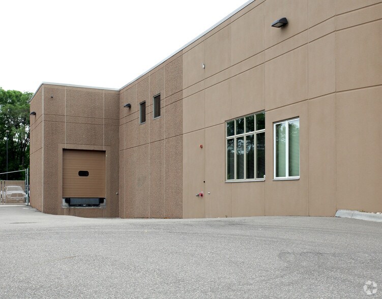 More Photos Of 3185 Terminal Dr, Eagan Warehouse For Lease