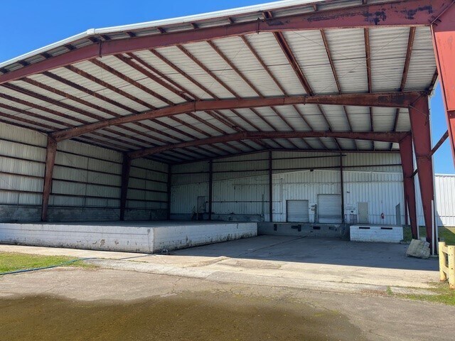 More Photos Of 5025 Hartford St, Tampa Warehouse For Sale