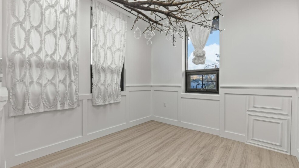 More Photos Of 450 West Ave, Rifle Office For Sale