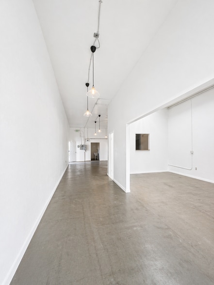 More Photos Of 4568 W Adams Blvd, Los Angeles Storefront Retail Office For Lease