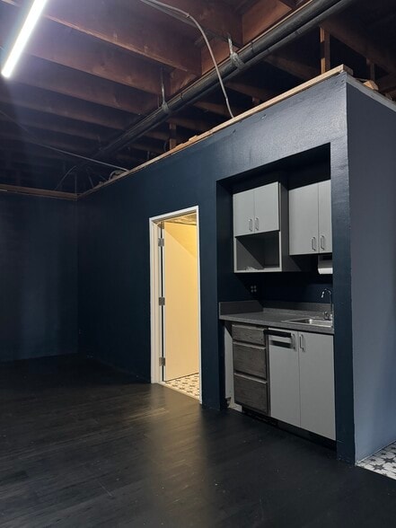 More Photos Of 408 E 1st St, Long Beach Loft Creative Space For Lease