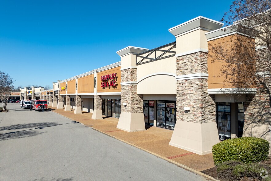 More Photos Of 6500-6550 Quince Rd, Memphis Unknown For Lease