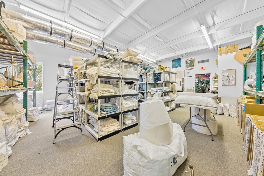 More Photos Of 5780 Taylor Rd, Naples Showroom For Sale