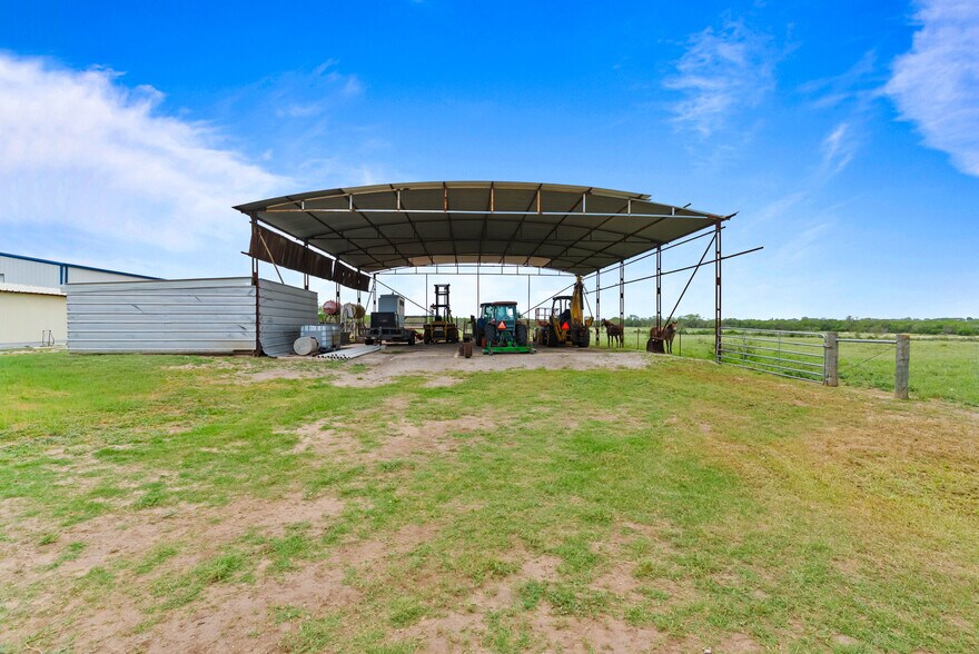More Photos Of 3117 Highway 281, George West Specialty For Sale