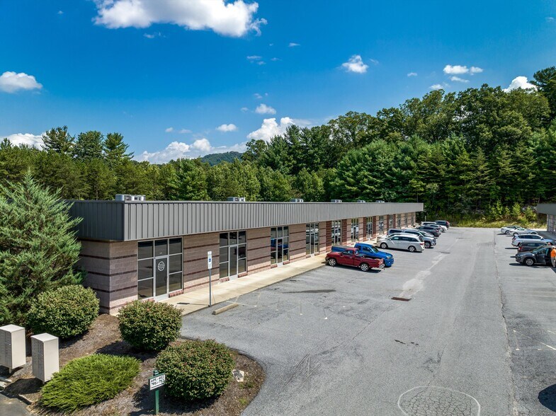More Photos Of 100 Elk Park Dr, Asheville Light Distribution For Lease