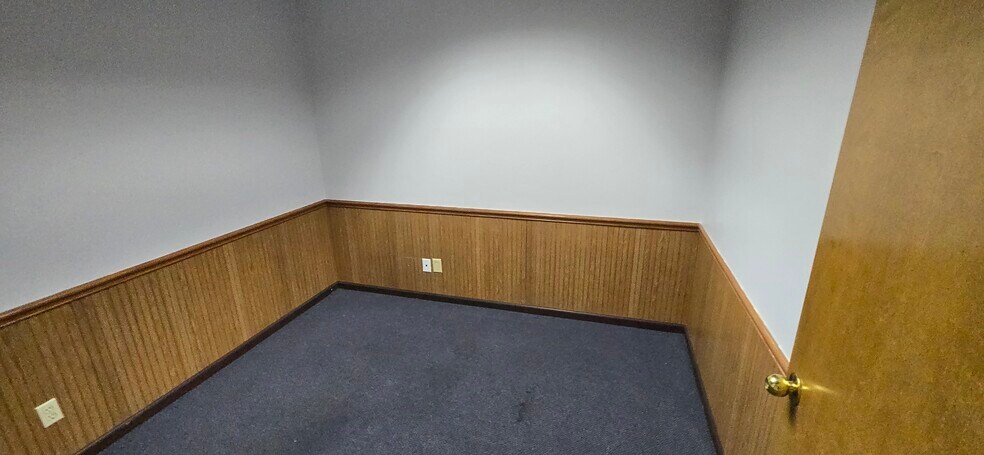 More Photos Of 207-209 S Main St, Bellefontaine Office For Sale